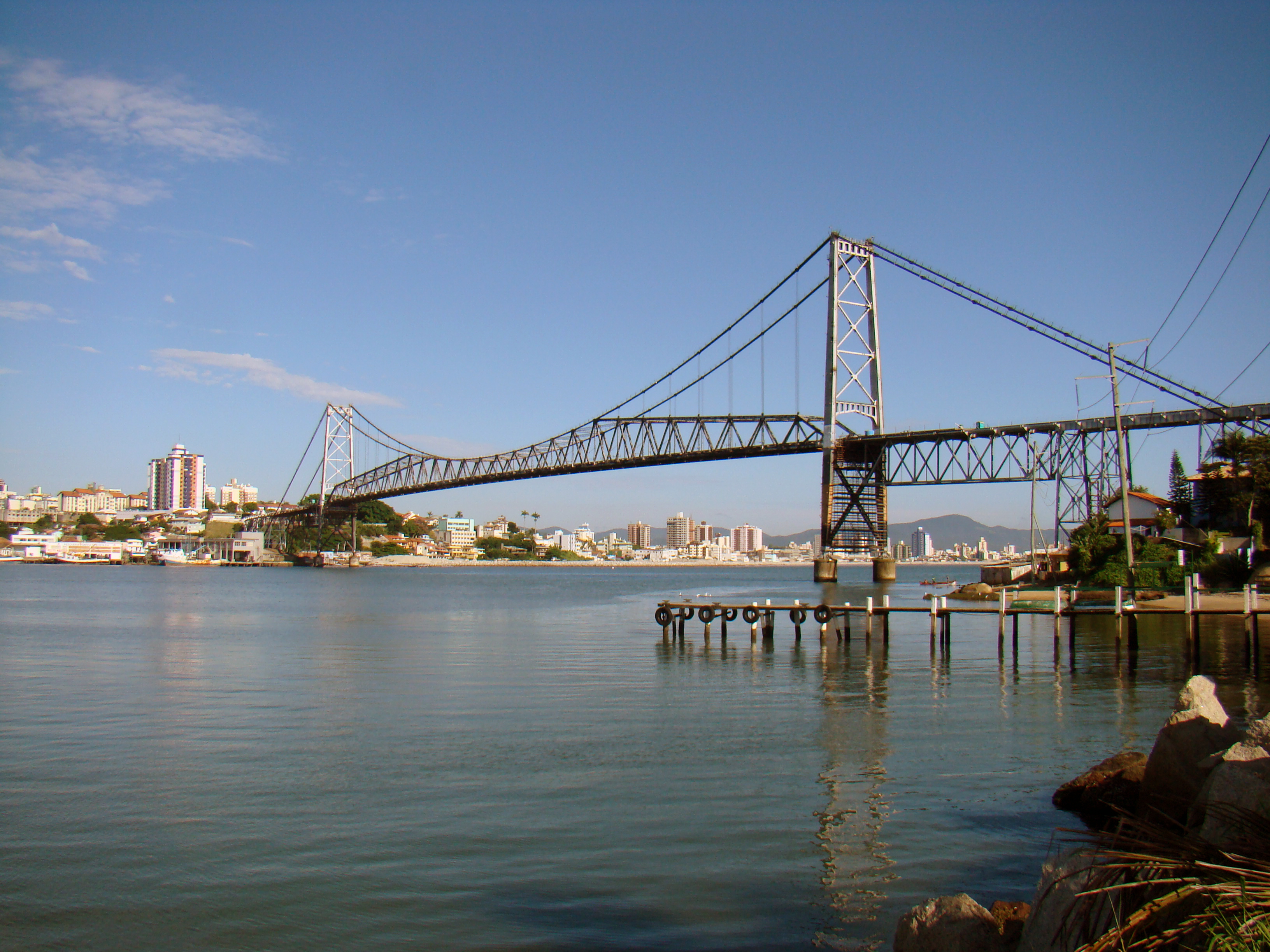Vista panorâmica da Ponte Hercílio Luz