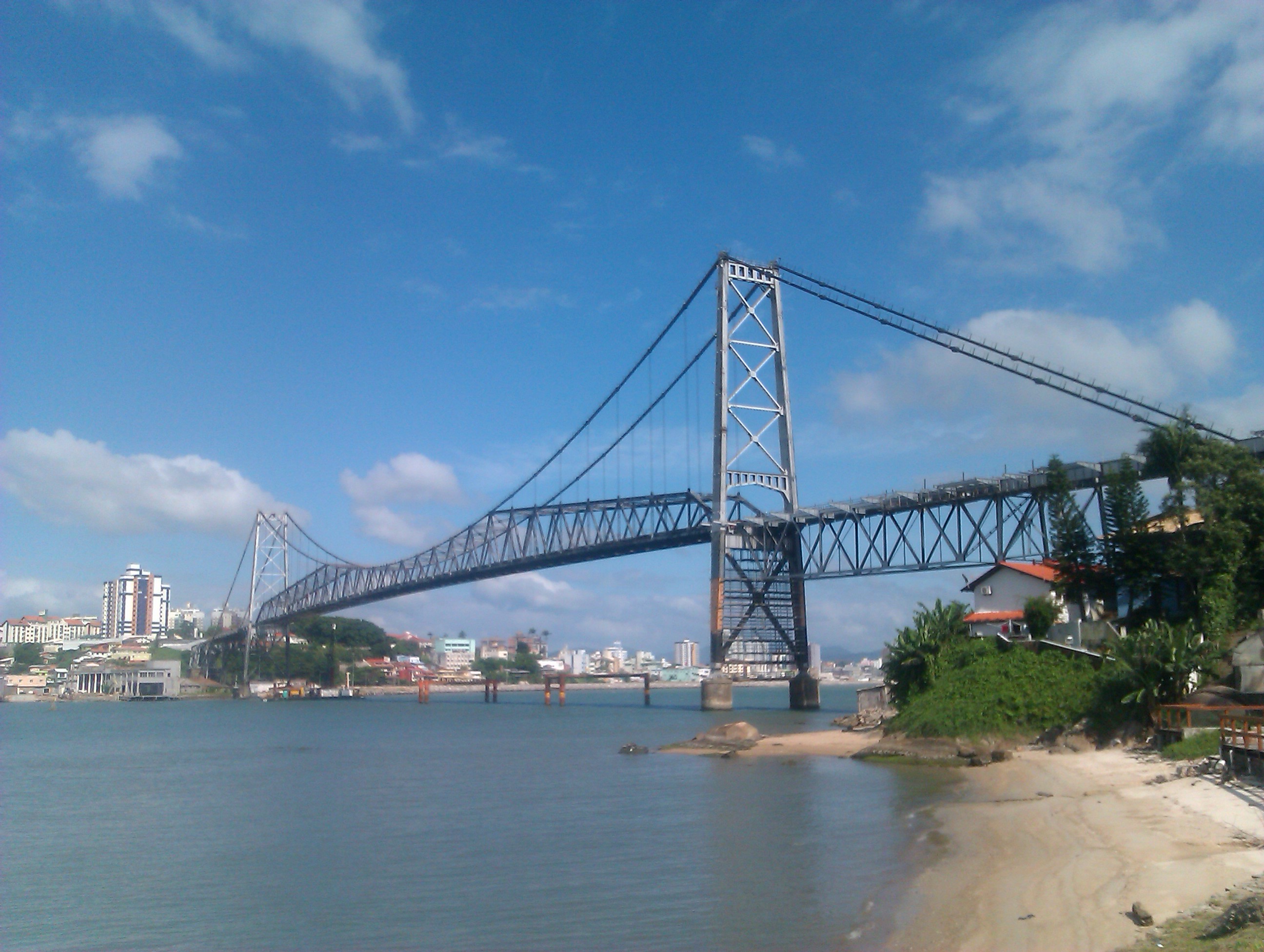 Passarela e estrutura da Ponte Hercílio Luz